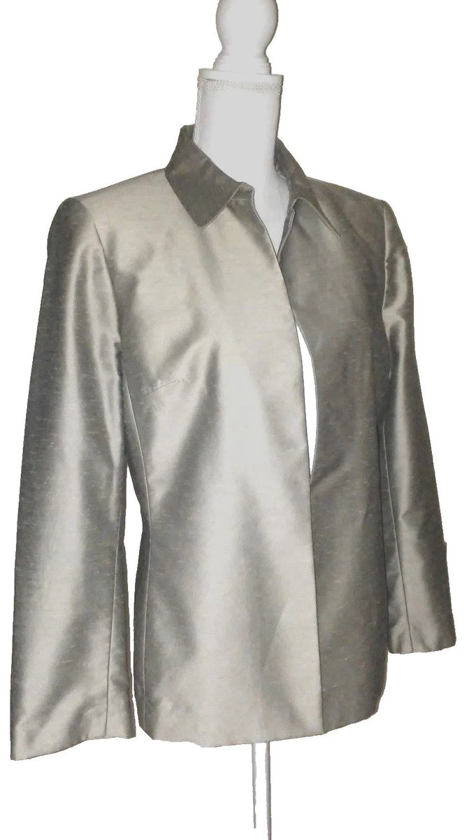 Diane's Clothes and Collectibles tweet media