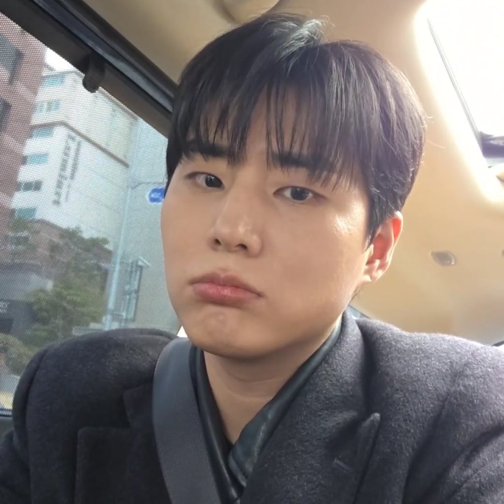 댕 tweet media