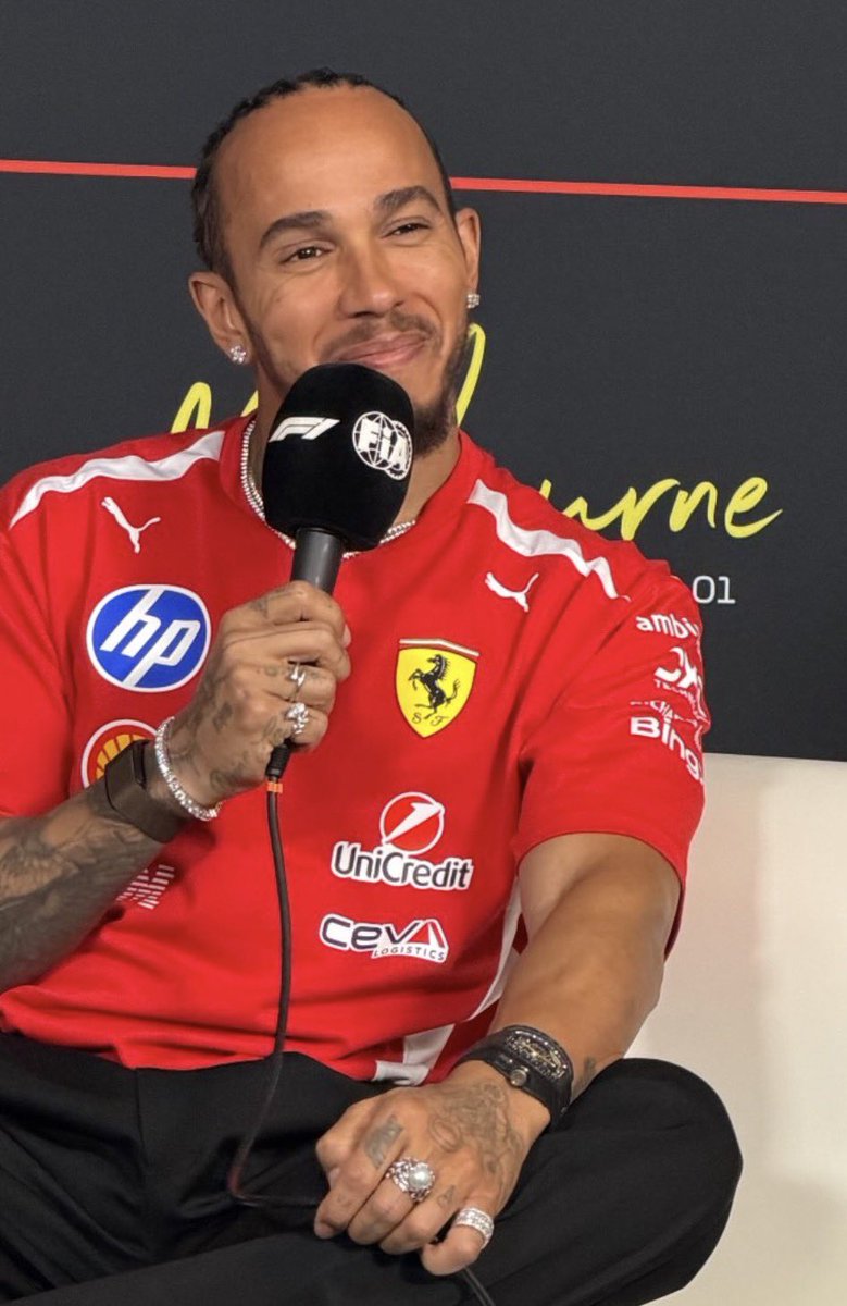44britcedes's tweet photo. smiley lewis hamilton today 🥹❤️ https://t.co/V3F3IFYoaw