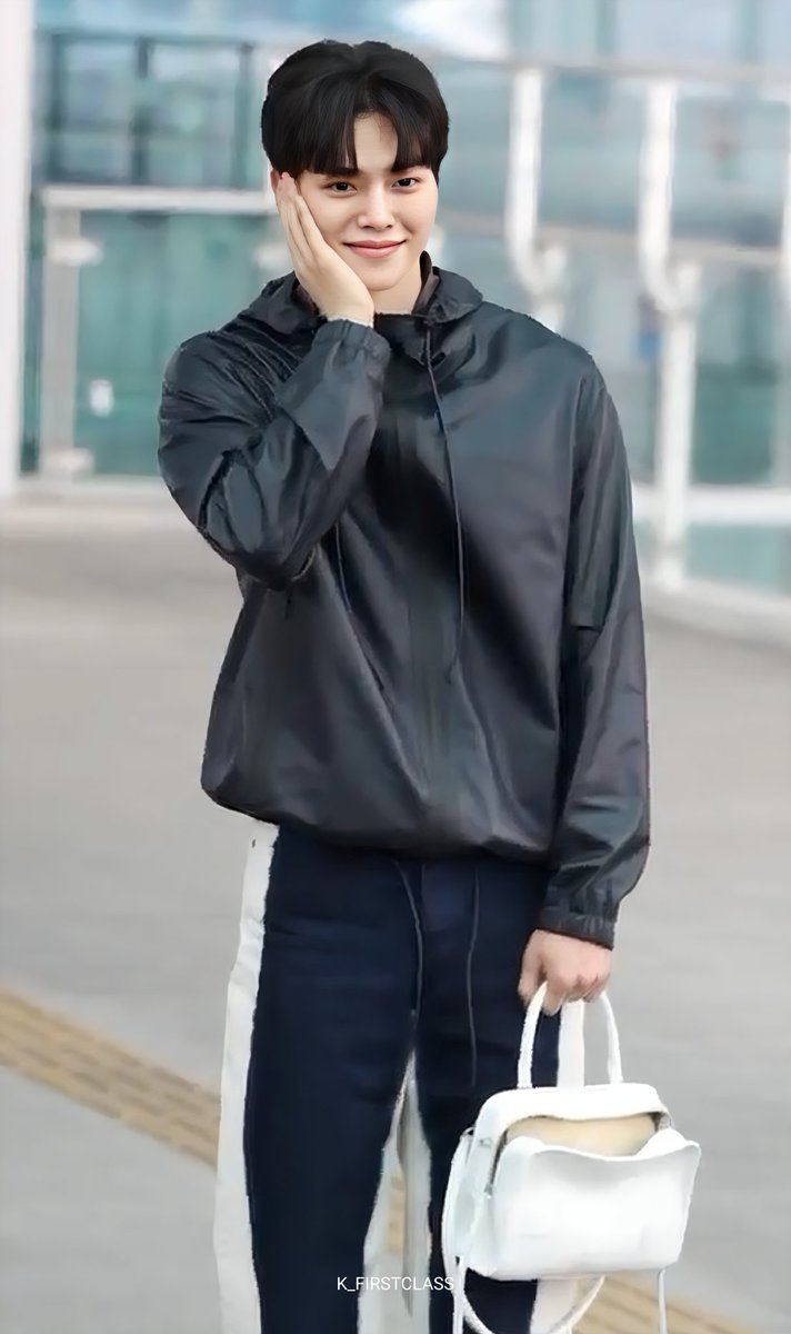 KoreanFirstClass tweet media