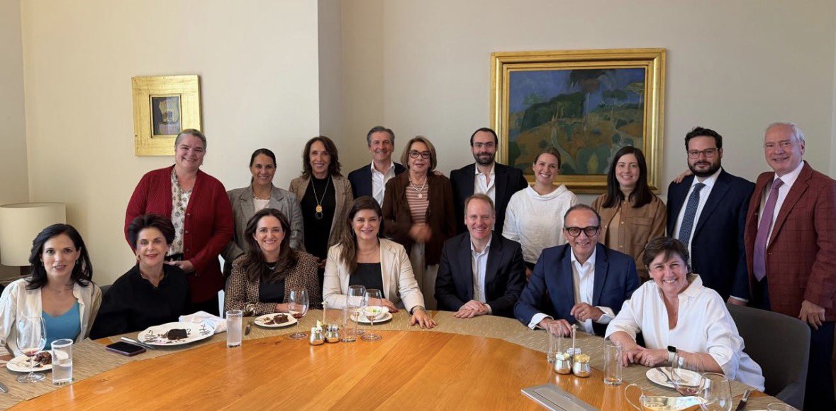 ¡ Magnífica Junta de Patronato de PROEDUCACION IAP, elevando desde hace 30 años el nivel educativo en 166 Escuelas Públicas Primarias de nuestro país !