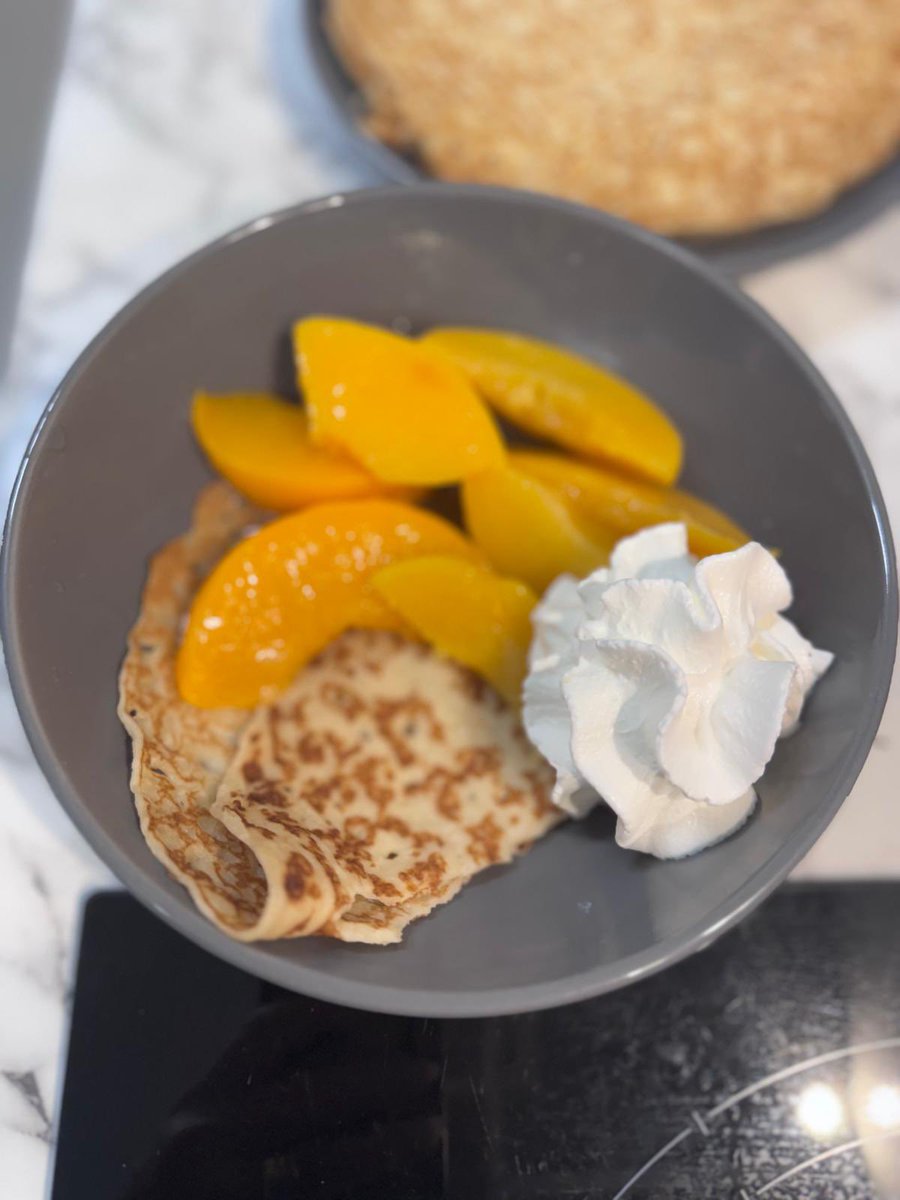 Our amazing Pink Team hosted last Sunday’s Drop-In, serving guests with a delicious Chicken Curry/Rice donated by our loyal friend Mo from <a href="/GardenOfIndia/">Garden Of India</a> followed by Pancakes, Peaches &amp; Whipped Cream, donated by the Berecroft Residents Association - what a TREAT!