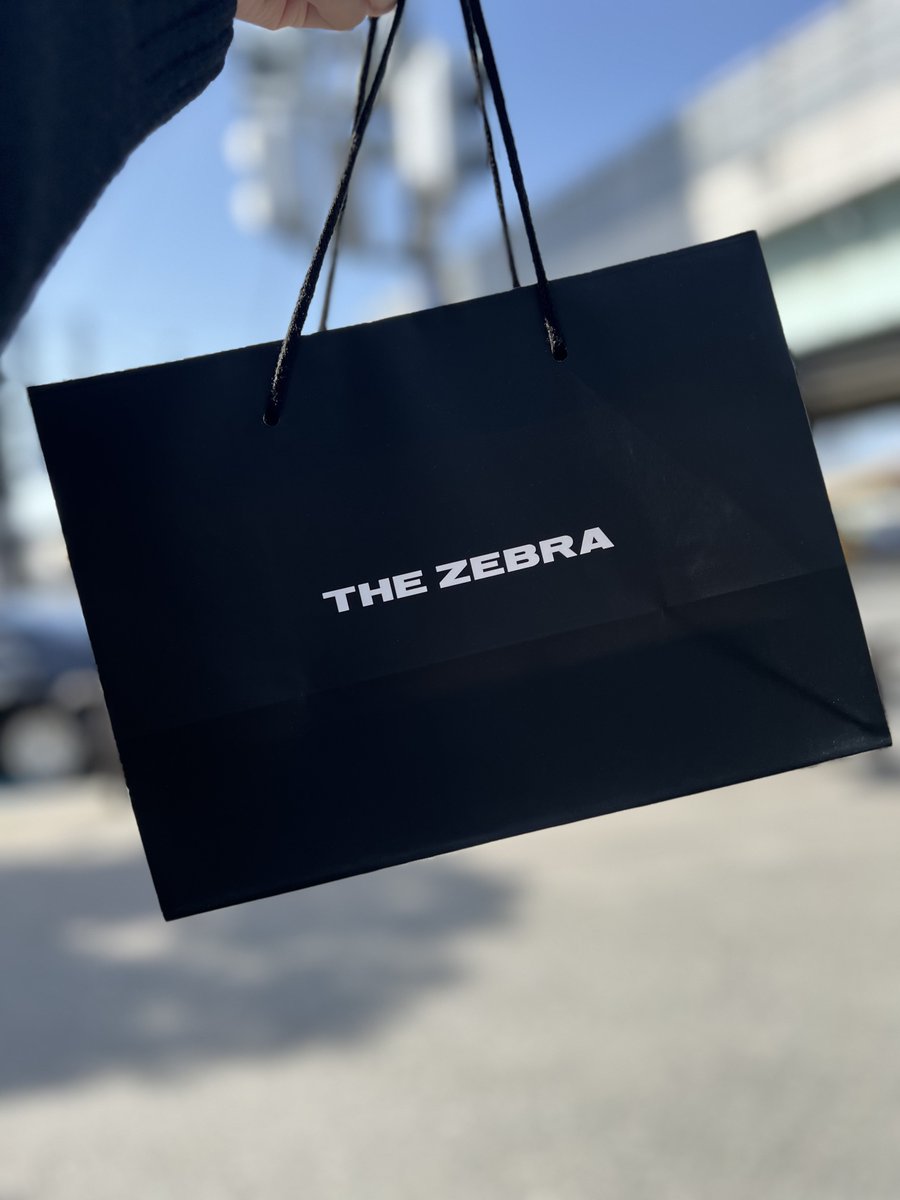 iechi_tasu's tweet photo. 買ってみた❄️
お値段59,400円☃️
#THEZEBRA #HAMON #ゼブラ #ボールペン https://t.co/smURS8N708