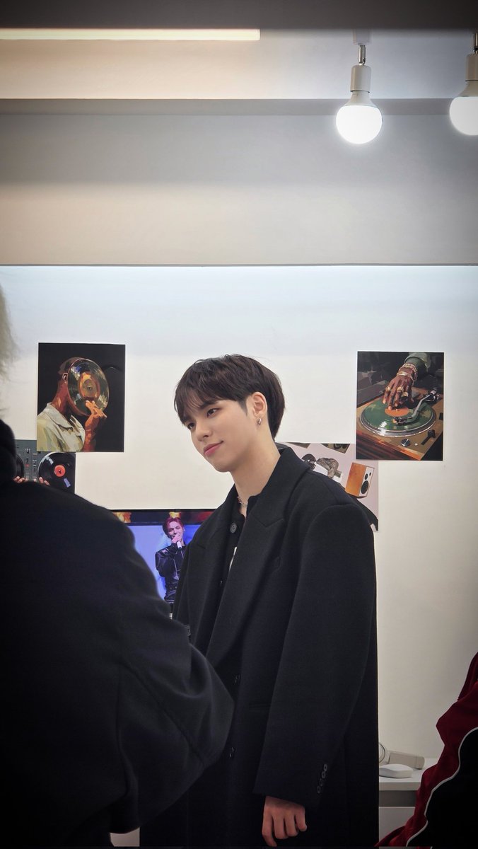 카페플래닛🌕 (홍대/생카/무료대관/네컷기계) tweet media