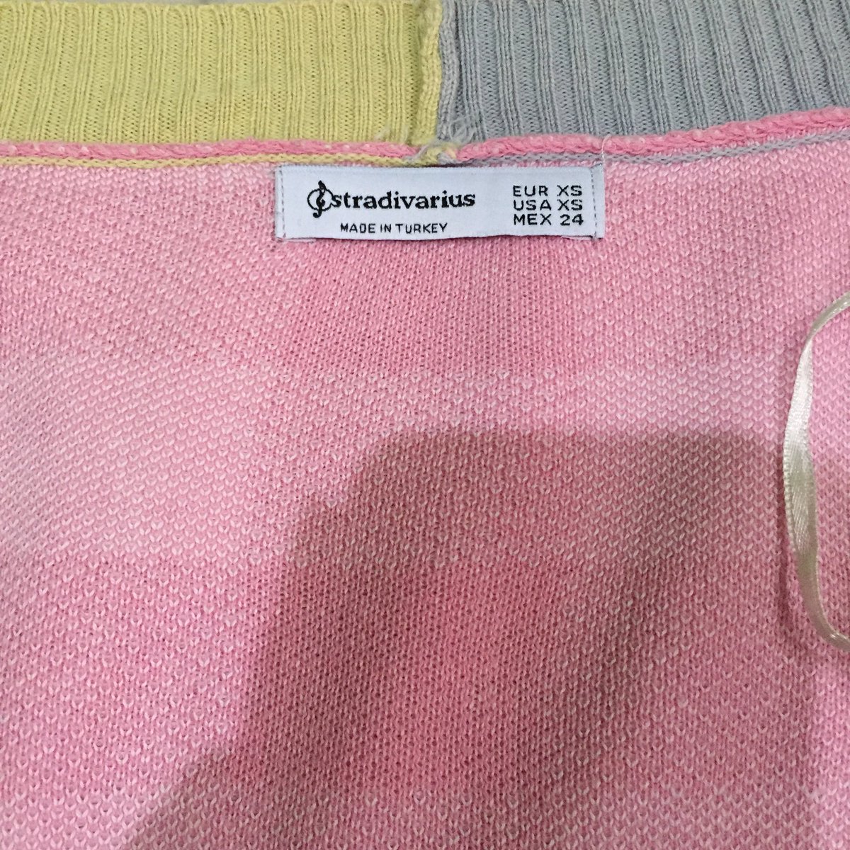 loveagain614's tweet photo. wts preloved
uniqlo disney
uniqlo cardi
colorbox knit
stadivarius cardigan

thread klik aja
dom depok bisa oren https://t.co/bxv2wALNLw