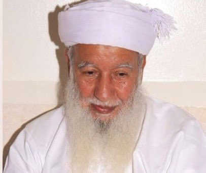 النحيب الشاتي في رثاء الشيخ    العلامة سالم القلهاتي

للشاعر المفلق
عامر بن المر الصبحي

١ - ماض وحاضر لوعتي كالآتي
برحيل شيخي سالم القلهاتي

٢ - شيخ السماحة والمروءة والندى
شيخ الفصاحة في حمى الكلمات

٣ - شيخ القضايا حين تعصف بالنهى
وتميس بالإغلاق بين قضاة

٤ - يا عين جودي