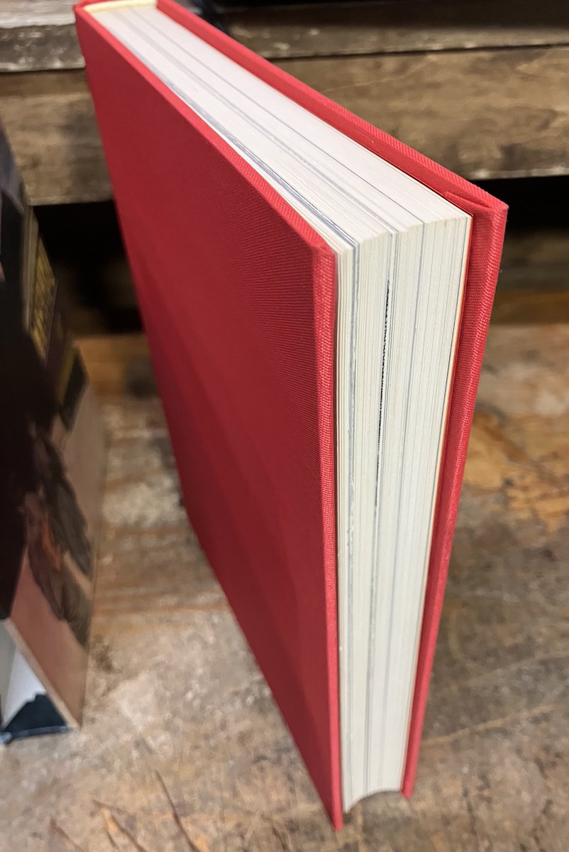 花輪和一作品集を店頭に。限定番号入り。悪くない状態です。