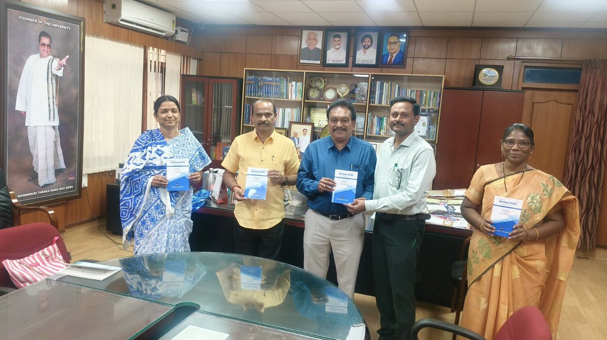 dvsravankumar's tweet photo. Releasing DRAVIDI &amp; DRAVIDIAN STUDIES Journals
#Dravidi
#Dravidianstudies
#DVSRAVANKUMAR
#sravankumar https://t.co/UAoDd0Cxo2
