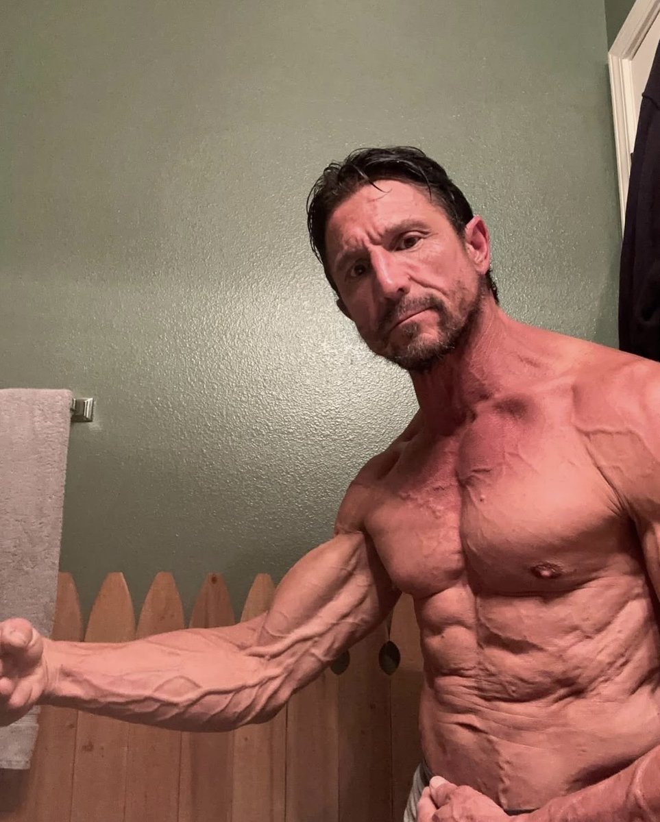 TOMMY GUNN Registered Trademark. tweet media