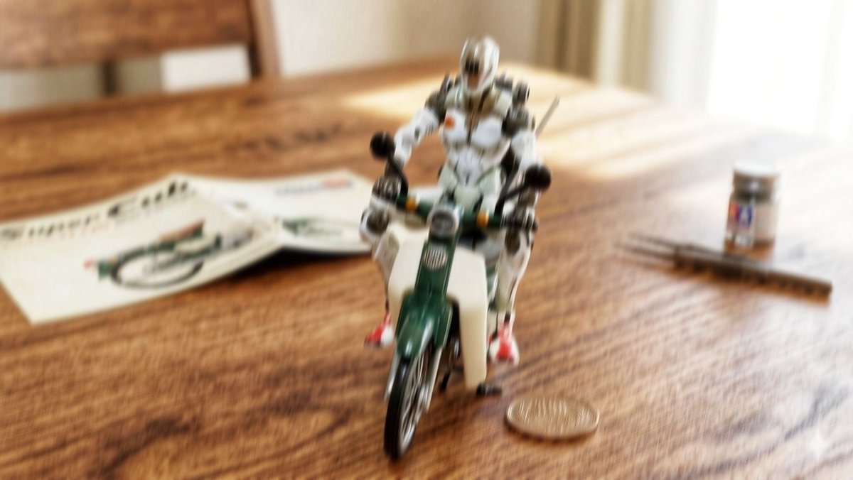 ﾌﾞｨｰﾝ─────!! 「…ふむ…。確かに悪くはない。悪くはないのだが