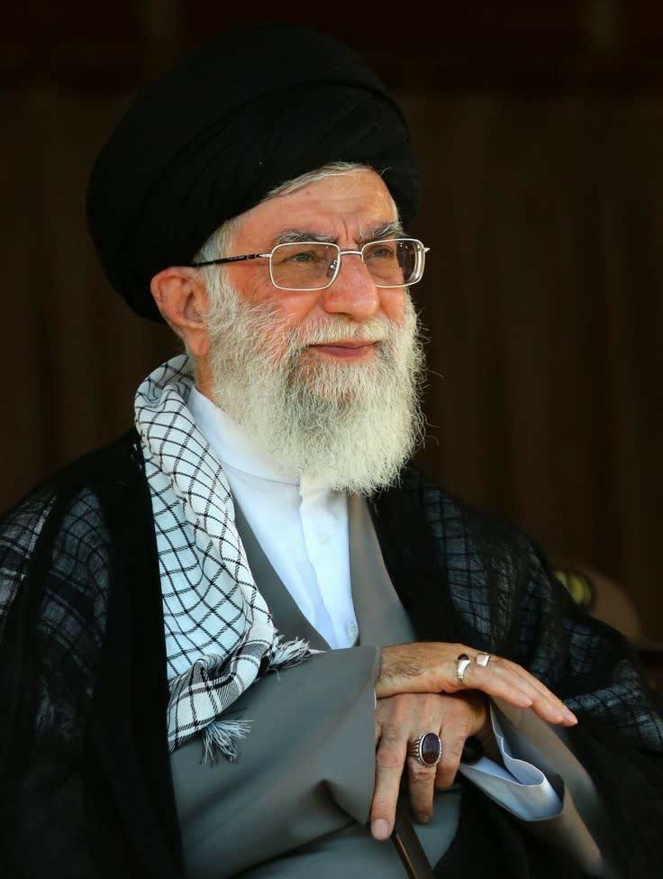درسته در فِراق رهبر عزیزتر از جانمان بغض داریم اما بغض را فرو می بریم و با خشمی مقدس خواهان انتقام هستیم.
29
#تا_پای_جان_برای_ایران 
#ایران_وطنم 
#لبیک_یا_خامنه‌ای