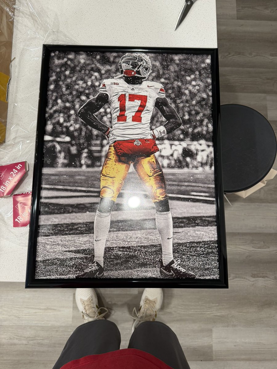 ReddogSr's tweet photo. @TheLockAgenda I do……. Commemorated it for my office…. Gold pants and all https://t.co/Uger3GxAyB