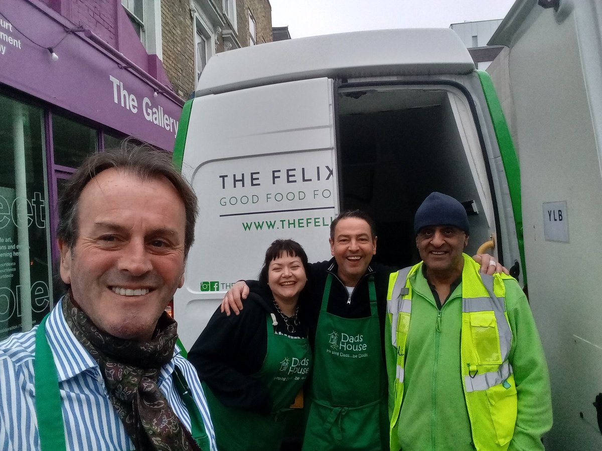 dadshouseuk's tweet photo. Dad's House #Foodbank #Lunchclubs helping and supporting #dads #mums #families who need practical support especially as the #costoflivingcrisis continues to take its toll.
#Community #Parents #Health 
https://t.co/lSAdACGUjV https://t.co/9mQQOMwfDX
