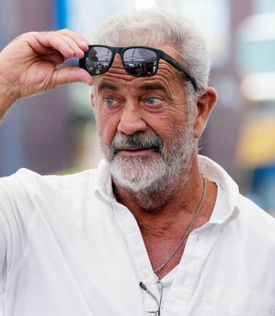 Glanton88's tweet image. I smell a jew.