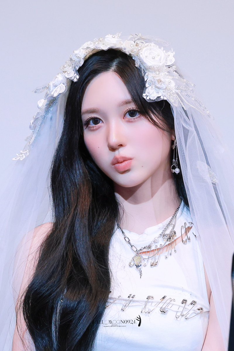 fallmoon tweet media