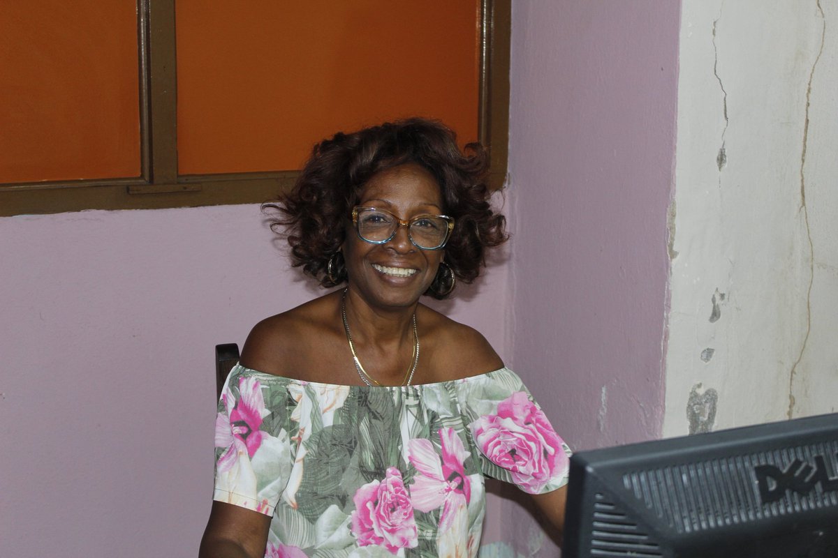 Rostros anónimos de <a href="/LaCmkc/">Amigos de la Cmkc</a> y de la Radio #SantiagoDeCuba. Se aproxima la celebración de la #mujer.  Envío un cálido a abrazo a todas las #MujeresEnRevolución.

<a href="/BeatrizJUrrutia/">Beatriz Johnson Urrutia</a> <a href="/PSierraMaestra/">Periódico Sierra Maestra</a> <a href="/Yuniorsantiago7/">Yuniorsantiago</a> <a href="/mambisa25/">Elena Labrada Gelis</a> <a href="/AdianisRoman/">Adianis Roman Gilary</a> <a href="/AdaCmkc/">Ada CMKC</a> <a href="/CMKC_Deportes/">CMKC Deportes</a> <a href="/CmkcConcierto/">CMKC Concierto Informativo</a>
