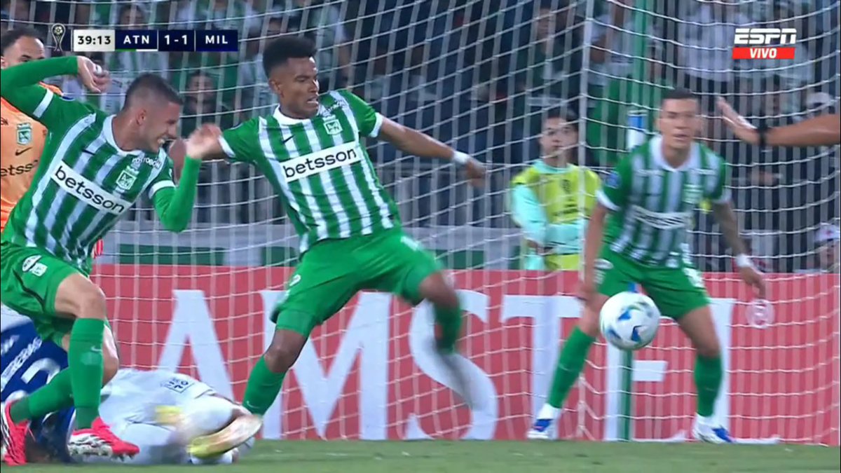 EL VAR CENTRAL (Andrés) tweet media