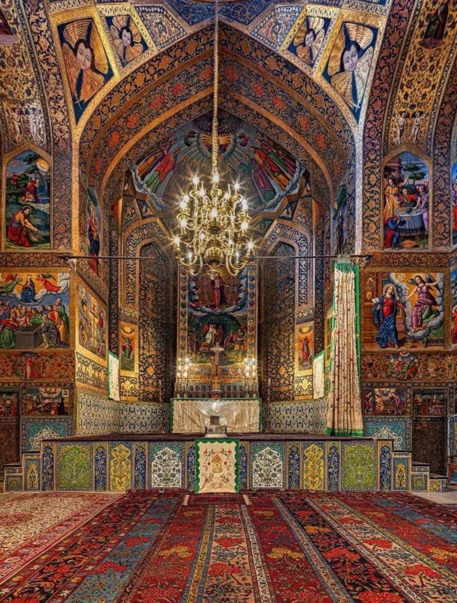AraquelBloss's tweet photo. These are pictures of The Holy Savior Cathedral (Armenian Apostolic cathedral) in Isfahan, Iran. Commonly referred to as the Vank, which means "monastery" or "convent.”
Absolutely stunning. May the people, traditions and rich history of Iran be protected. https://t.co/5tGsk9KHIL