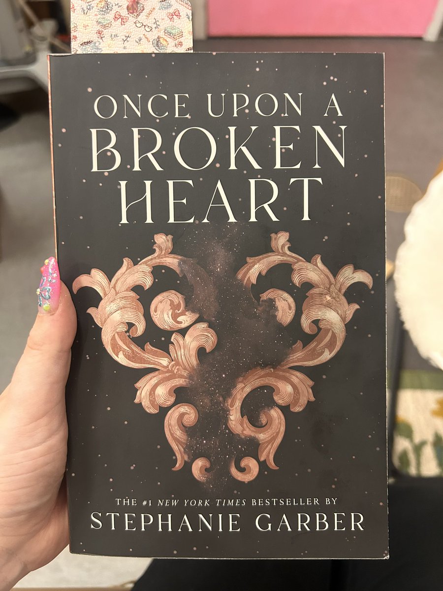 bry ☕️ booktwt tweet media