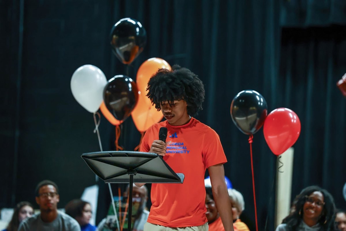 Woodford County Football tweet media