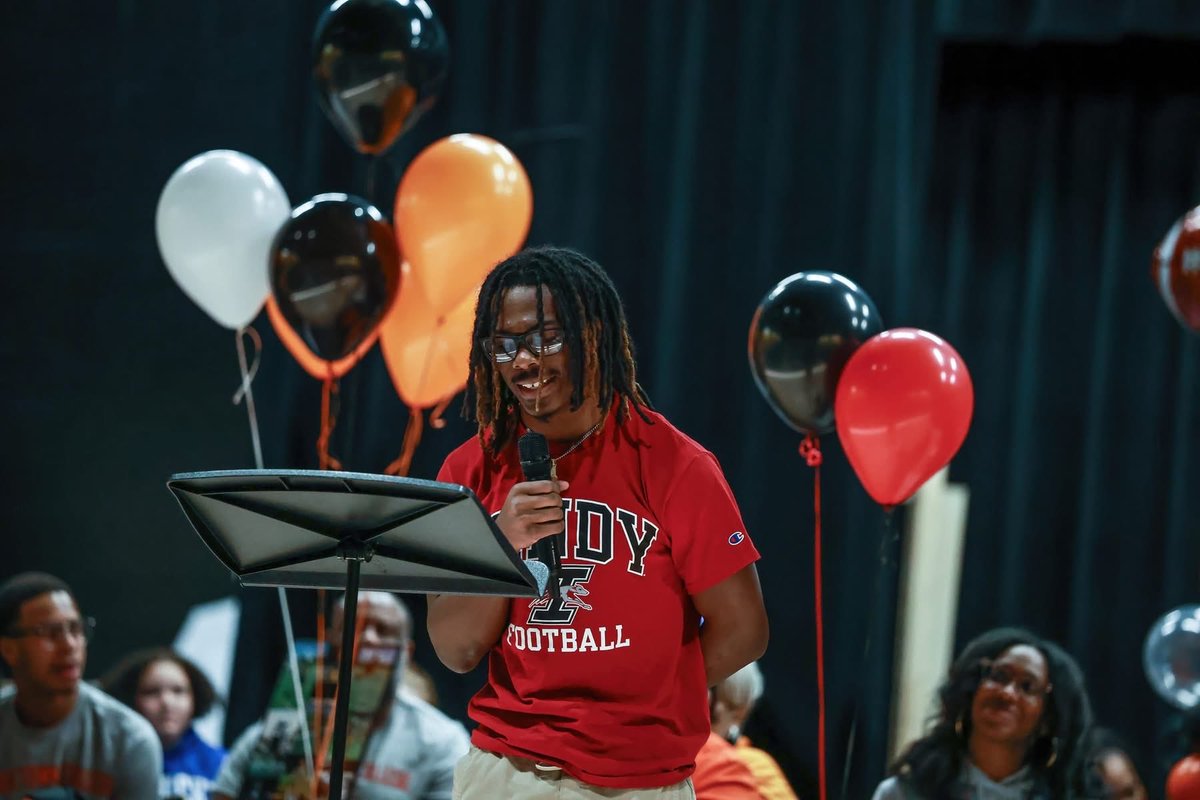 Woodford County Football tweet media