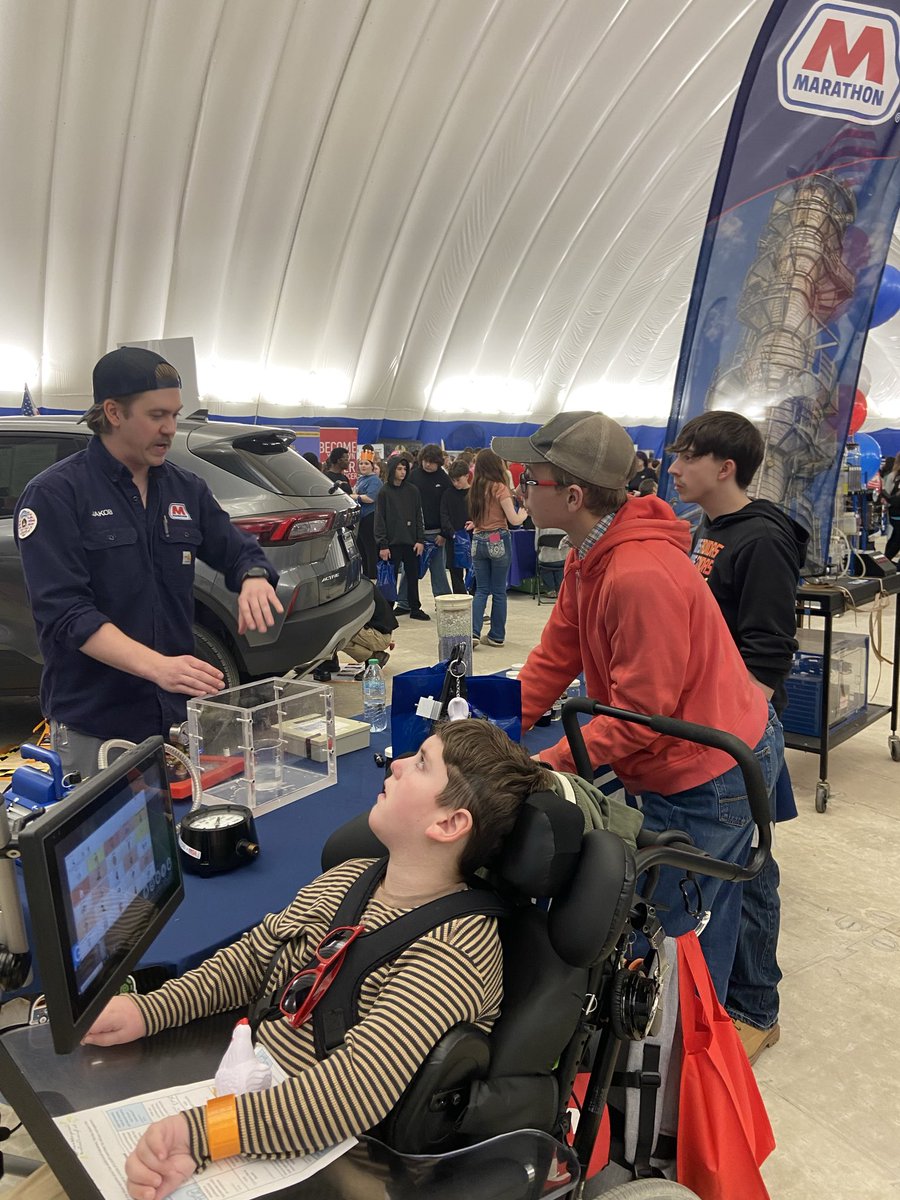 Christina tweet media