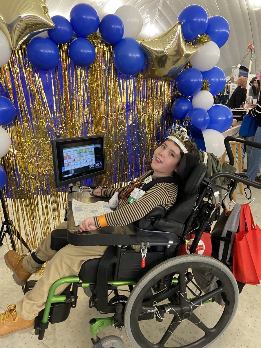 Christina tweet media