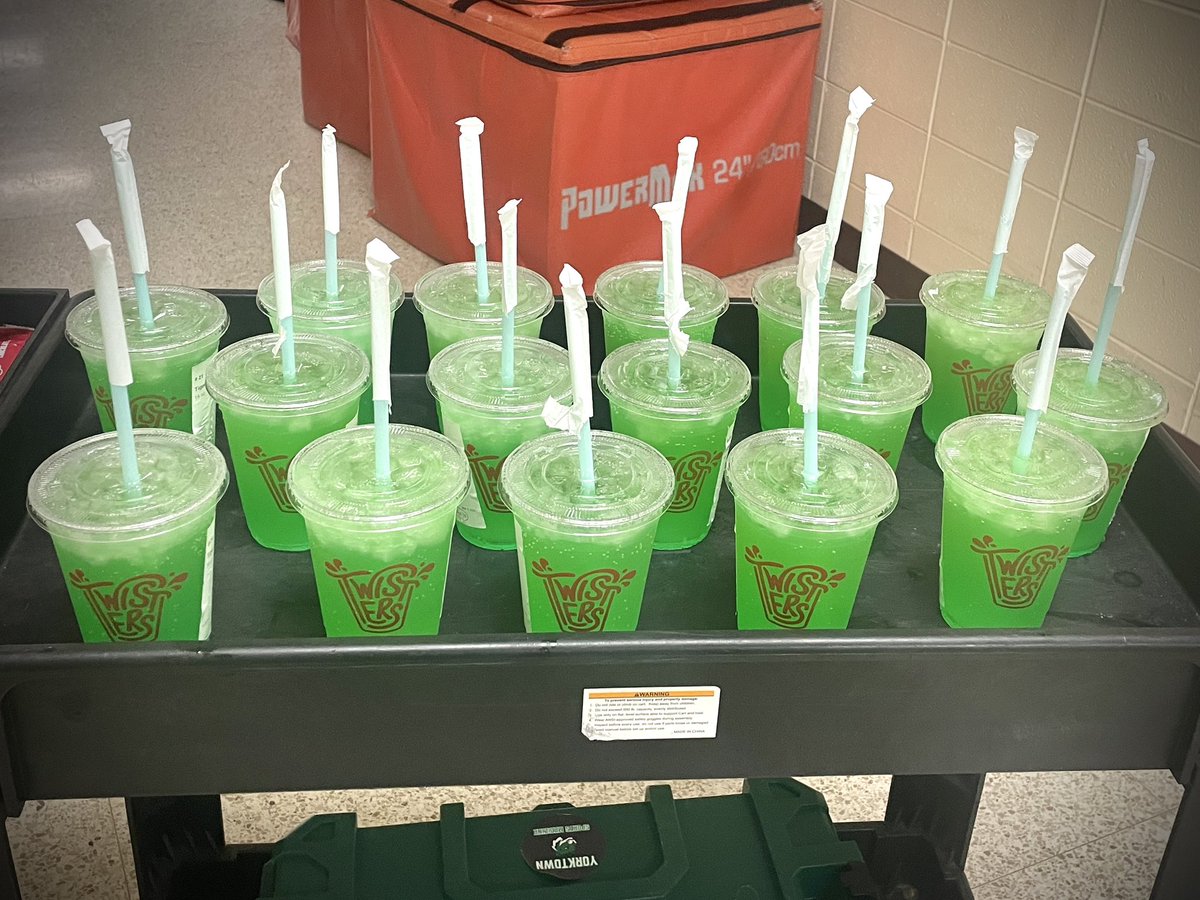 YorktownBoysBB's tweet photo. Celebrated yesterday’s win with some Twisters! 

@YHSAthletics https://t.co/8rudQIaFkY