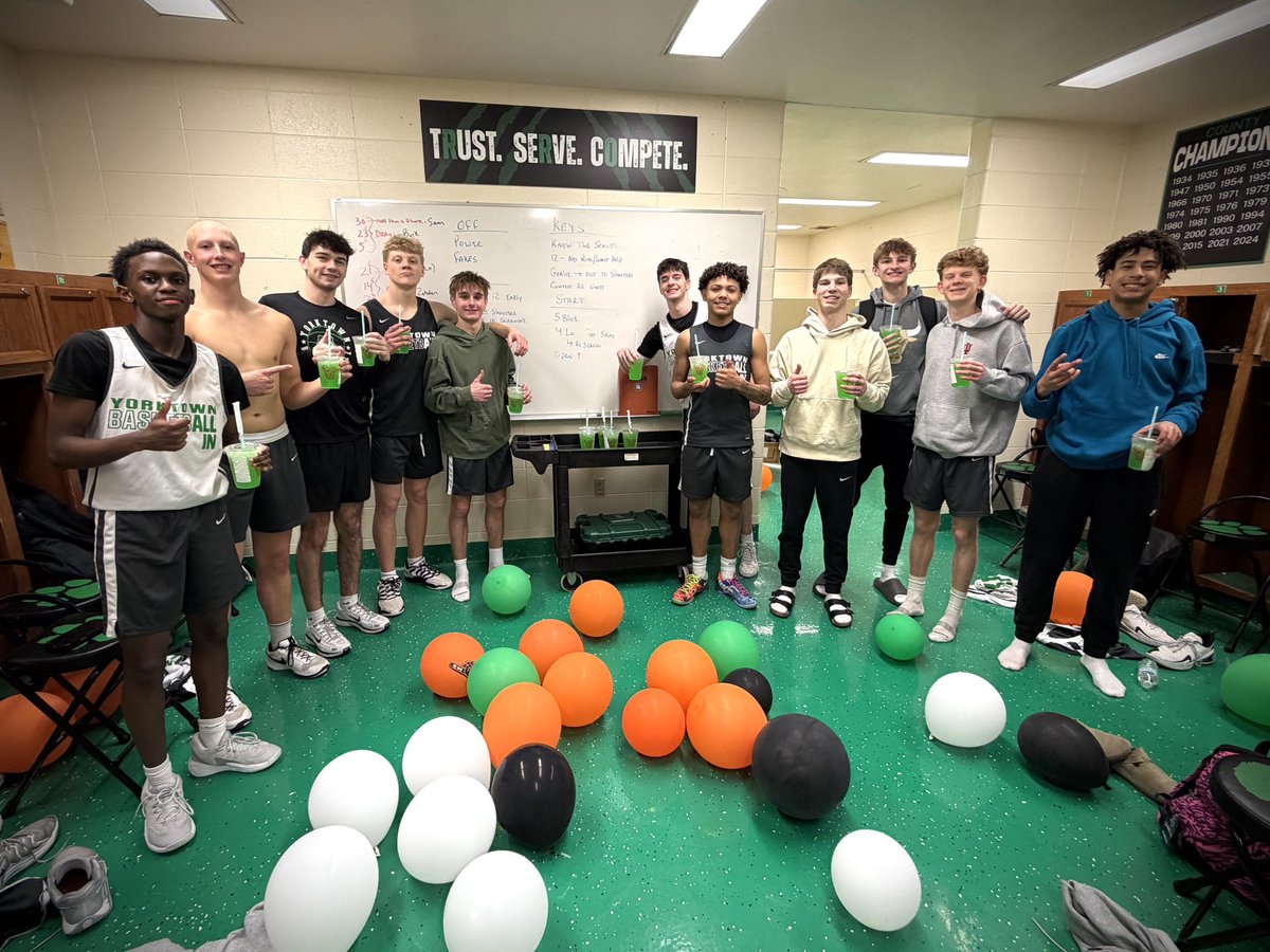 YorktownBoysBB's tweet photo. Celebrated yesterday’s win with some Twisters! 

@YHSAthletics https://t.co/8rudQIaFkY