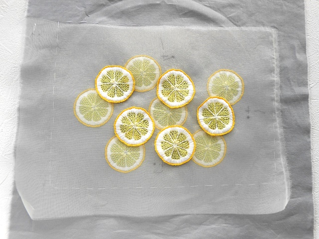 sumire_shisyu's tweet photo. 花粉憎し🤧あばらを傷めました😷🦴
#embroidery #stumpwork https://t.co/0dC6gX75Rq