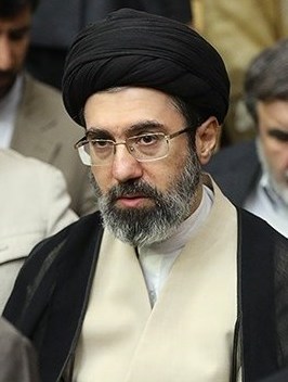 Almabaqi's tweet photo. سواء تم تنصيب مجتبي خامنئ او حسن الخميني مرشدا لإيران يبقى المؤكد ان استهداف ايران لن يتوقف فالهدف الرئيس ليس تغيير النظام وتدمير الترسانة النووية البالستية فحسب  بل وتحجيم قوة ايران للحد الأدنى حتى تغدو كيانا مطيعا في منظومة الشرق الأوسط الجديد و لاتشكل تهديدا مستقبليا . https://t.co/phBW5nkBza