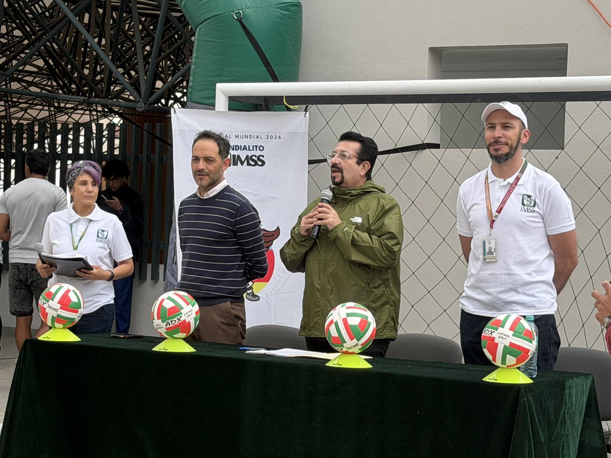 IMSSZac's tweet photo. Da titular de #IMSSZacatecas patada inicial al Mundialito de Futsal Femenil. Participan 10 equipos, el ganador representará a Zacatecas en la etapa Nacional.

¡En #IMSSZacatecas la vibra mundialista ya se siente! ⚽️ https://t.co/MVz1XpkLJH