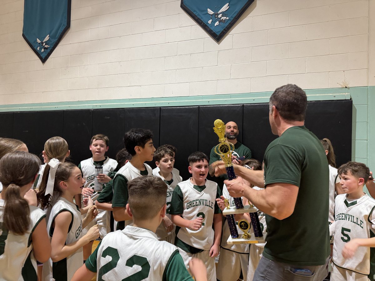 HowellTwpGrnvl's tweet photo. Congratulations to Greenville Gators and Coaches! It was a great game we are so proud of Greenville and LOP players. 🐊#HTPSCommunityEngagement https://t.co/jWonffb5dG