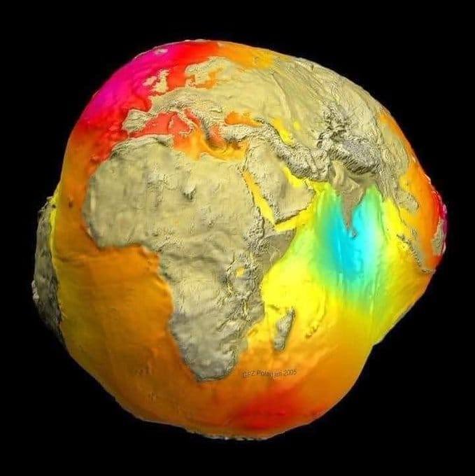 🚨: Gravitational map of the Earth. NASA's GRACE satellite has generated a geoid map of the earth based on the magnitude and shape of the globe and shows us an interesting image.