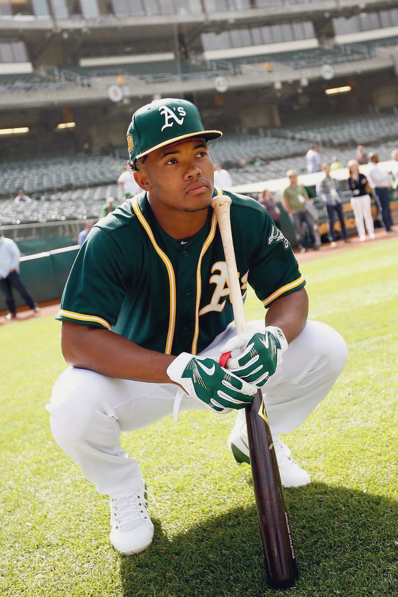 MySportsUpdate's tweet photo. Oakland Athletics GM David Forst on Kyler Murray:

“Kyler is an elite NFL quarterback, and I’m sure there are plenty of opportunities for him to continue his football career. That said, he and his baseball representatives know that we’re always open to him exploring a return to baseball with the A’s if that time ever comes.”

https://t.co/QxMrcqvA90