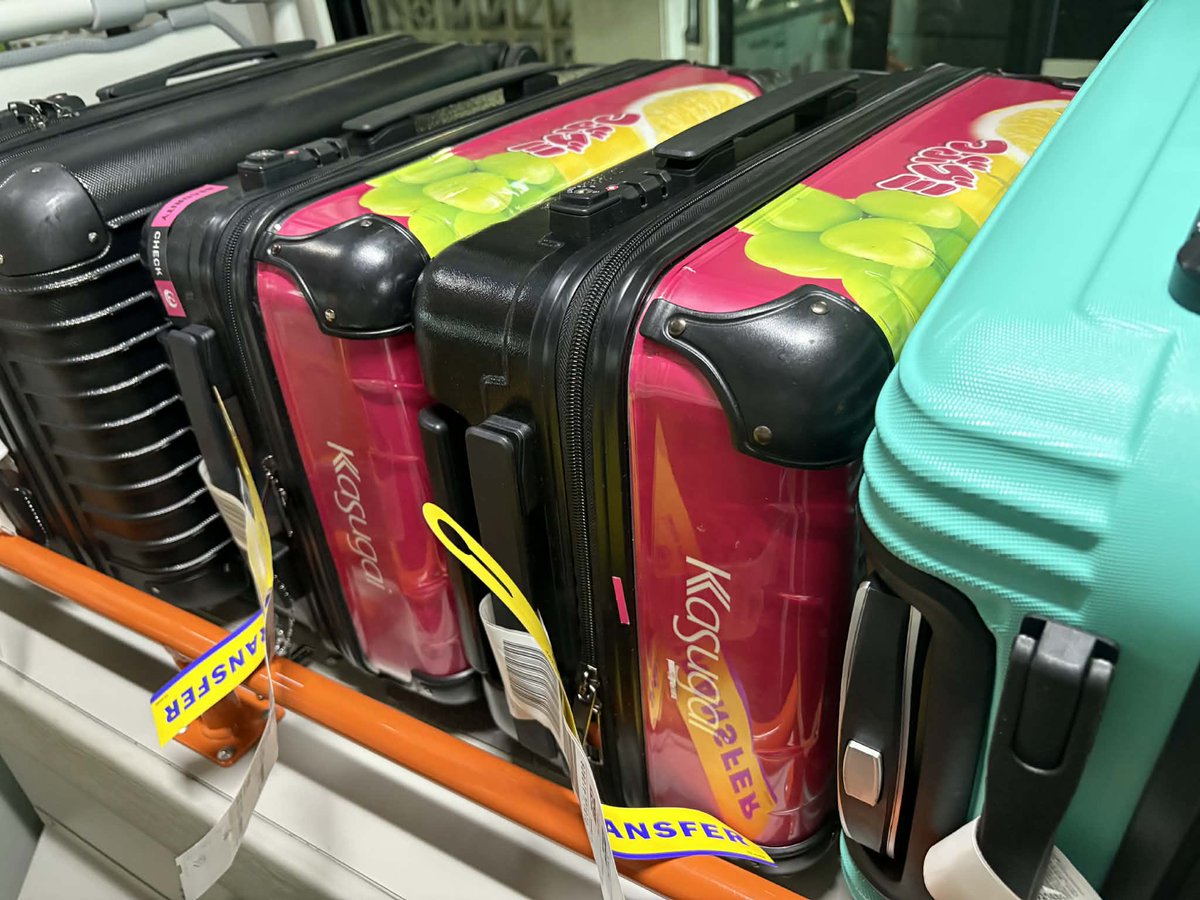 おつカスガイ！今日は宮古製糖の多良間工場を見学👀✨️
生産は休止日でしたが、黒糖ができる工程を一通り見せていただき感動😭
農家さんの話もうかがい、食いしん坊は黒糖100%のアイスも堪能した1日でした！明日も沖縄よろしくお願いします！ 