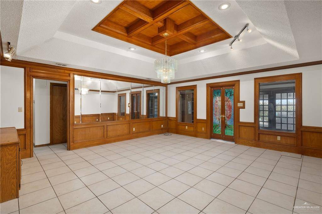 KaramKarla's tweet image. Your future home awaits, 3 beds, 3 baths, nearly 2,700 sq ft of inviting living space. Surrounded by a welcoming community, and close to everything you need.

karlakaram.mypinnaclehome.com/d8re1w98

#ForSale #MoveInReady #McallenLiving #HomeTour #TexasHomes