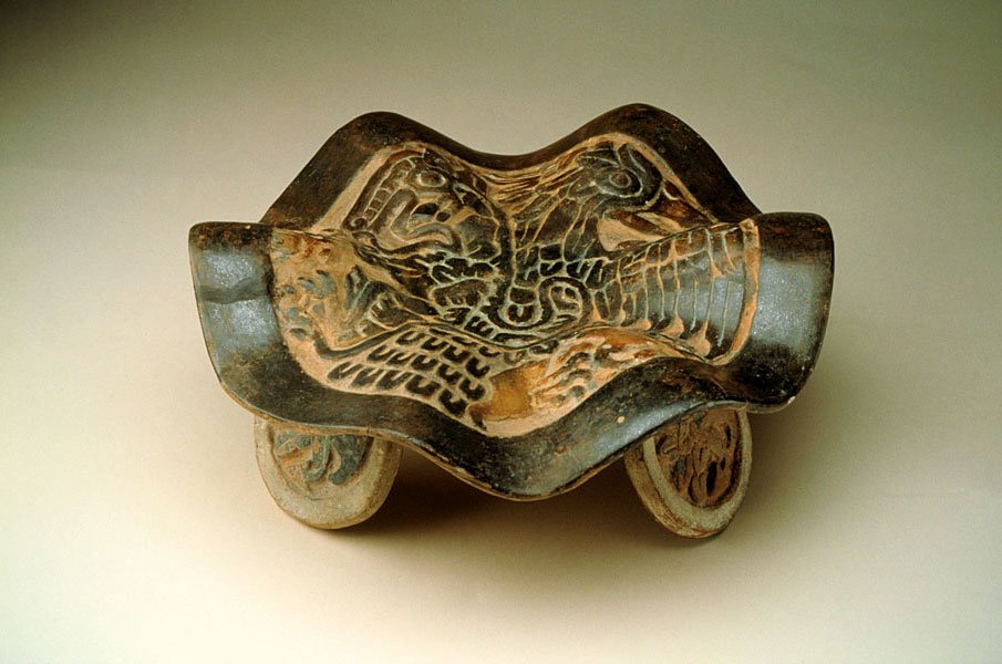 Neza76507869's tweet photo. Mexica tripod plate https://t.co/DWpmW6iSsN