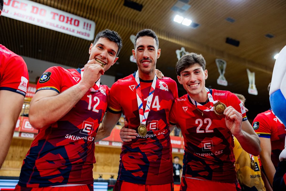 Voley Plus tweet media