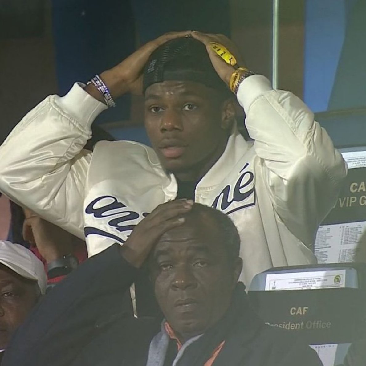 ØHJAY ✦ tweet media