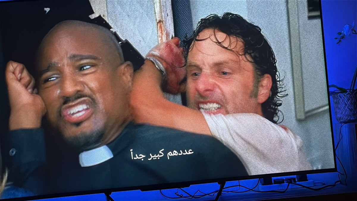 gecelerkw's tweet photo. تقزيرة هالاوضاع .. رجعت اعيد مسلسل the walking Dead 🧟 خلال اسبوع وصلت الموسم السادس 🤣🫢 نصيحه شوفوه بفصلكم عن العالم الخارجي ♥️ https://t.co/wknOH93PKs