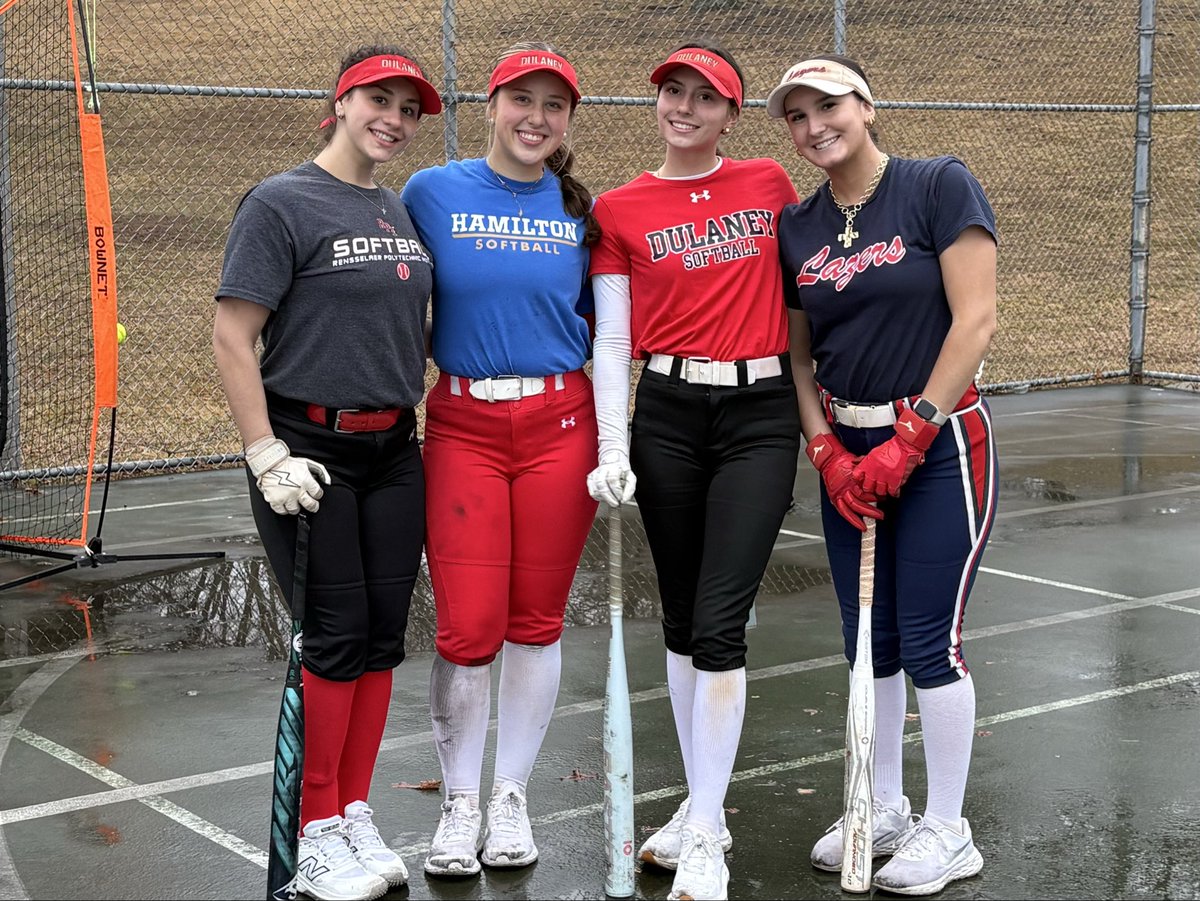 Dulaney HS Softball tweet media