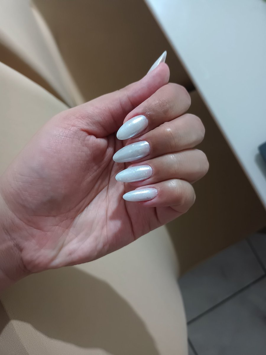 bheere_'s tweet photo. Eu fico muito felizinha com as minhas unhas feitinhas 🥰💗💕❣️😚😻 https://t.co/2h3vvQhgn3