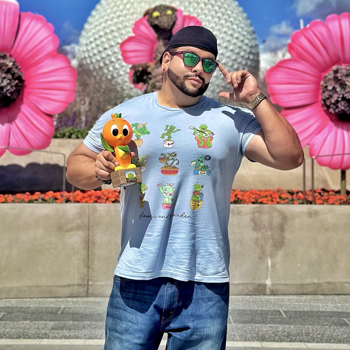 TuckBeck's tweet image. Just when you think it can’t get any better? It does!!! I love Epcot’s Flower &amp;amp; Garden Festival at Disney!!! 🌸❤️🌸
.
Style: Goldyn Girl Crafts 💜
.
#DisneyBlogger #GoldynGirlCrafts
#FlowerAndGardenFestival #Epcot
#EpcotFlowerAndGardenFestival