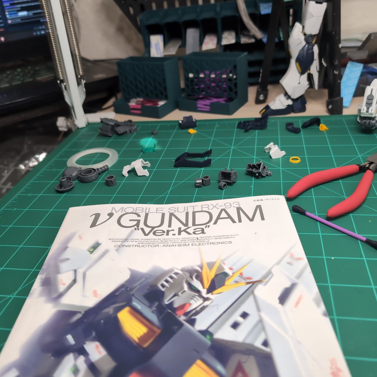 SebPlaysAll's tweet photo. Working on the second leg! https://t.co/GAWVhK2vAp https://t.co/wpy1Gq06WM