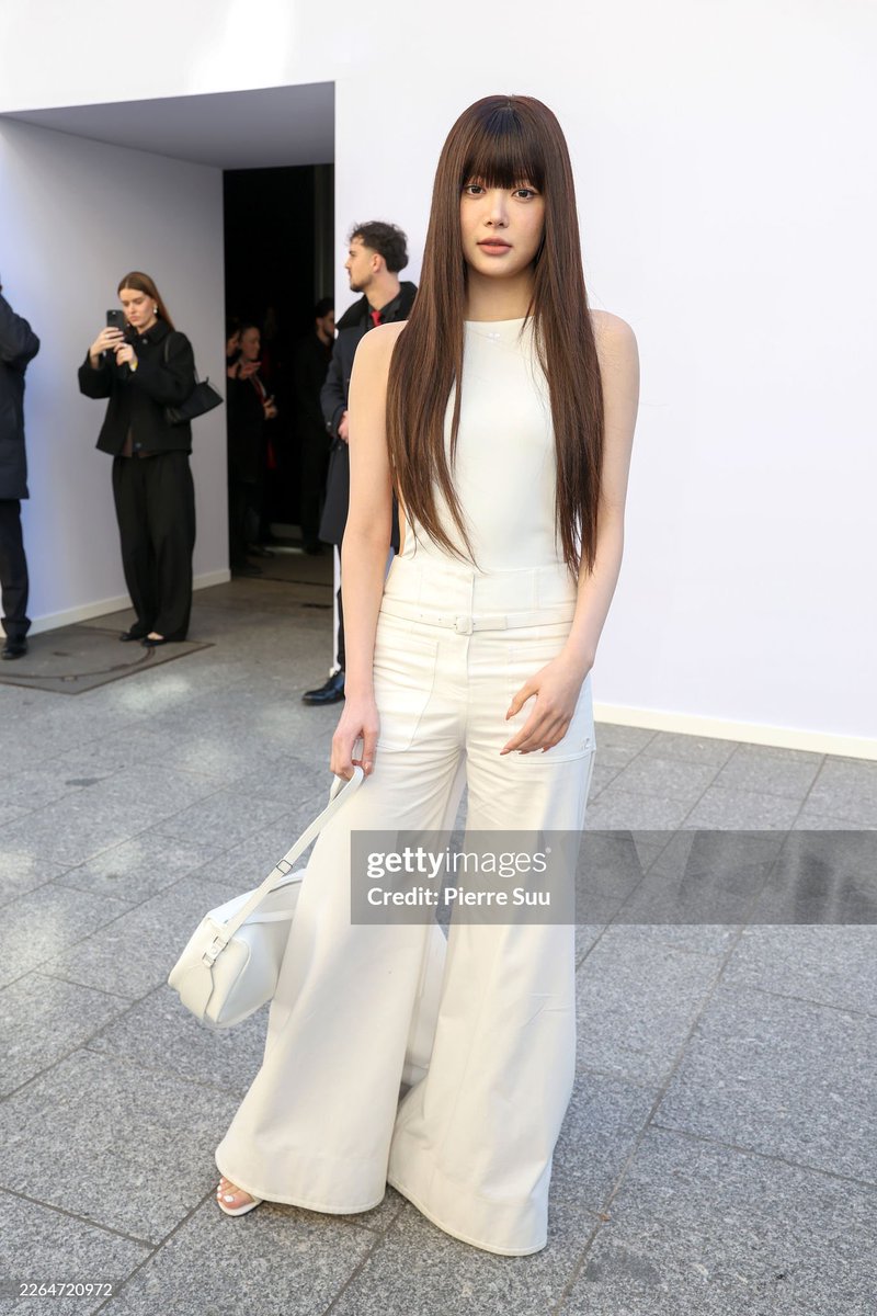 EUNCHAE at <a href="/CourregesParis/">courrèges</a> Paris Fashion Week | Getty Images (1/3)

— Photographed by Pierre Suu 📸 

HONG EUNCHAE FOR COURRÈGES PFW
#EUNCHAExCourreges
#EUNCHAExCourregesFW26
#HONGEUNCHAE #CourregesFW26 #Courreges