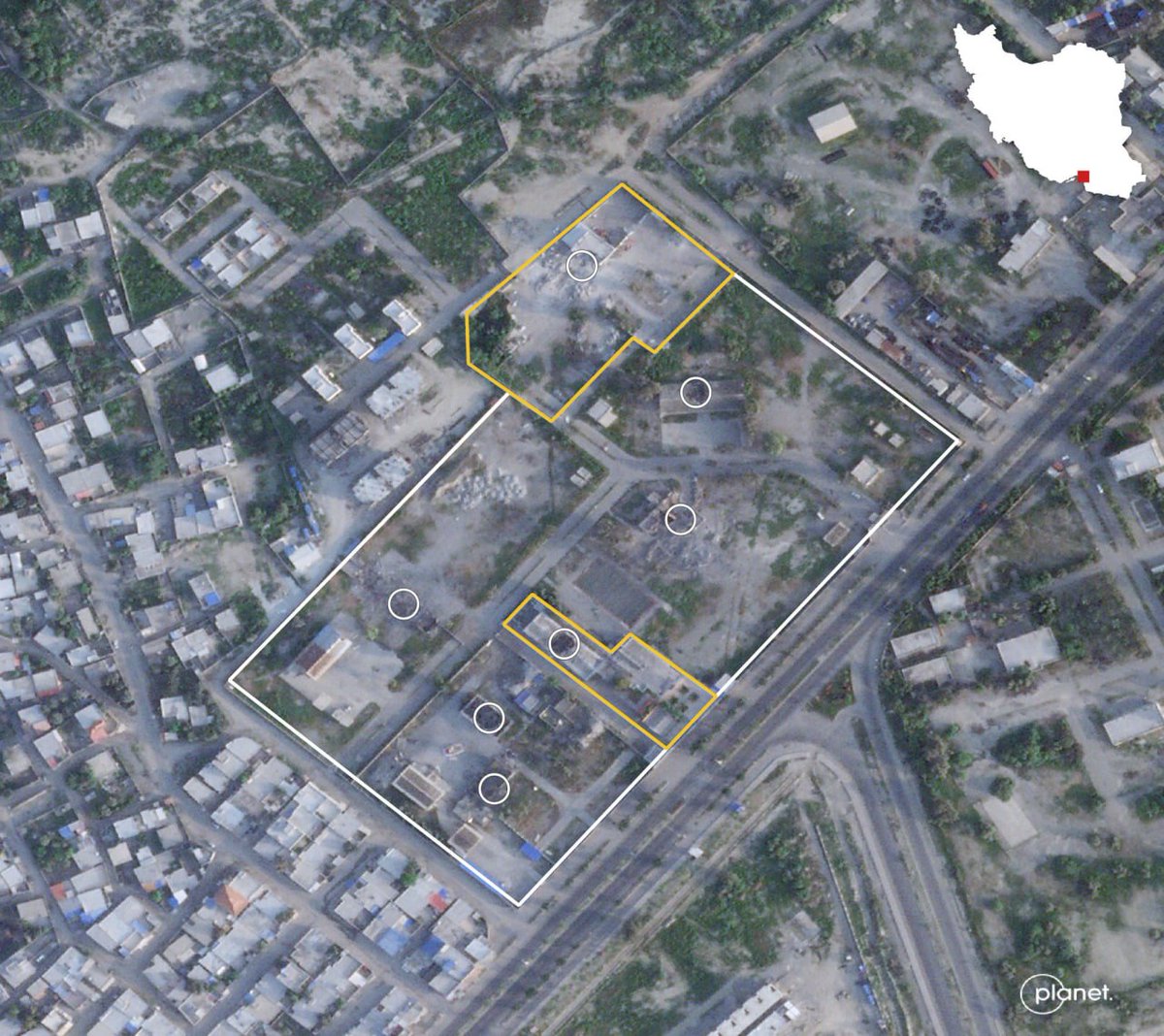 mjan_89's tweet photo. @EliAfriatISR at same time 7 buildings impacted ,Were the other 6 missiles also stray? https://t.co/X6zEJqx3tx