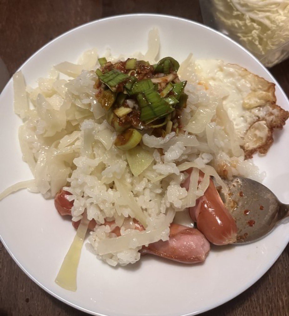 담주부터 한달에 8키로 빠진다는 다이어트 해볼려함 ㅎㅎ 지인이 알려준건데

 ➡️14시간단식+ 양배추다이어트!!
14시간단식 지키구 하루두끼중 한끼는 무조건 양배추 포함으로 !! 그리고 탄수줄이고 계란이나 닭가로 대체

운동은 최대한 안하구..후기남겨볼게요??