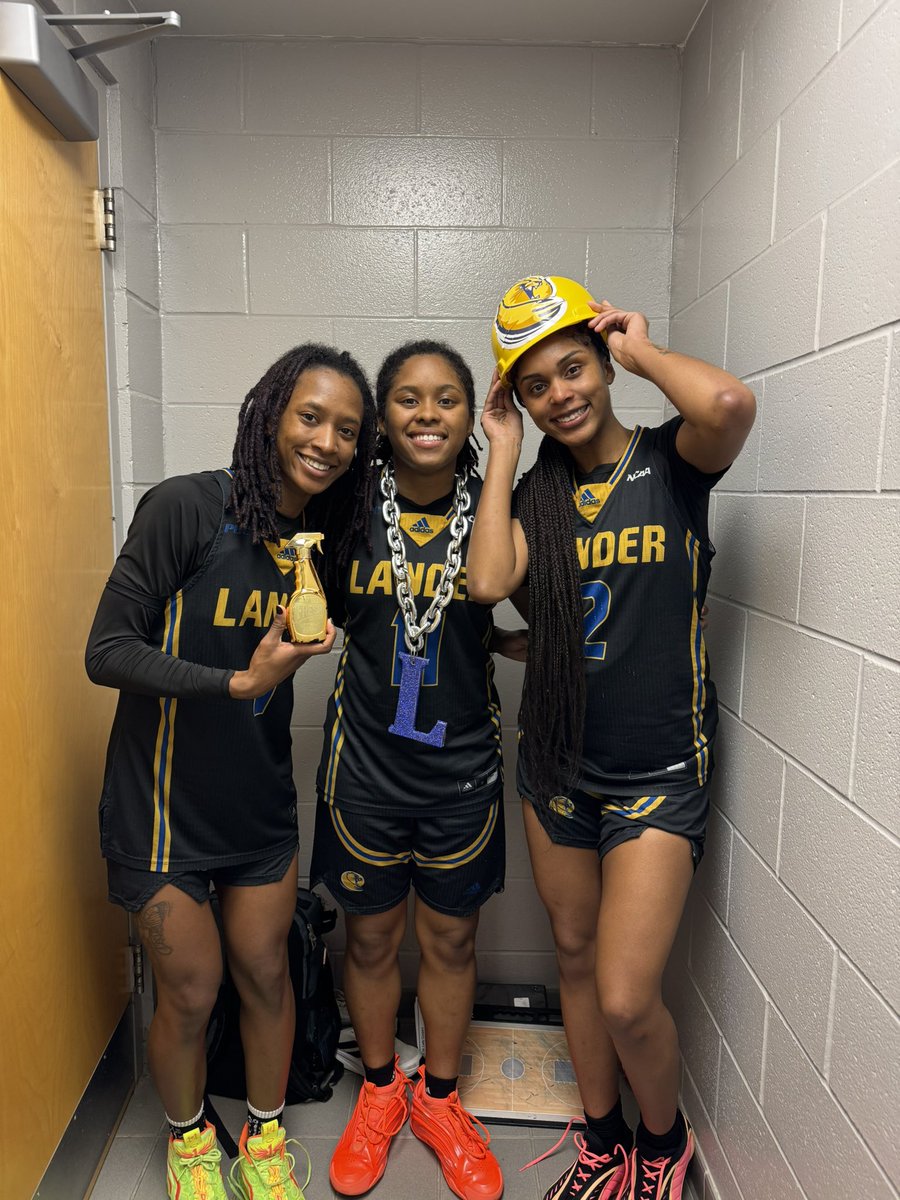 Lander Women's Basketball tweet media