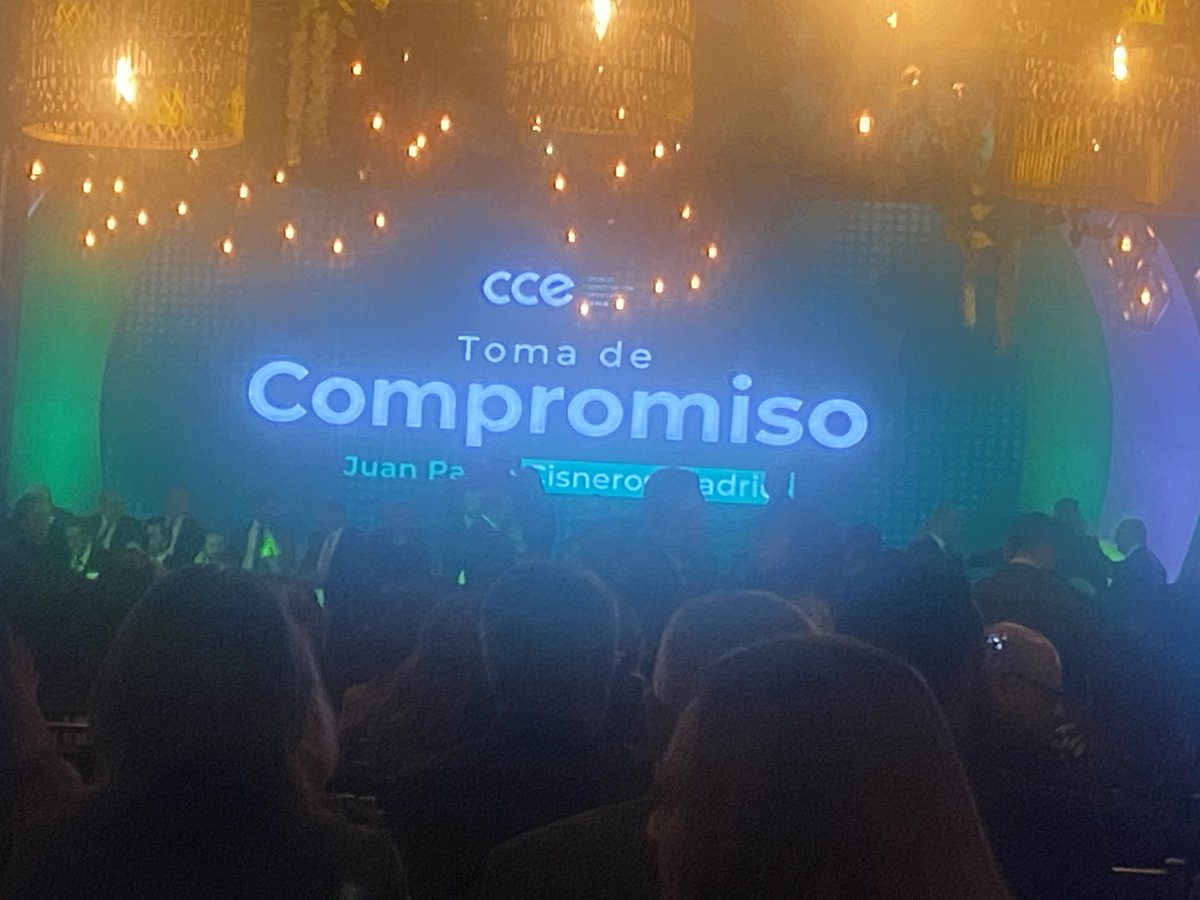 riva_leo's tweet photo. #Entérate inicia la ceremonia de #tomadeprotesta del nuevo presidente del @CCEPuebla, #JuanPabloCisneros. @PrimeraPPuebla https://t.co/tO0tmzppXv